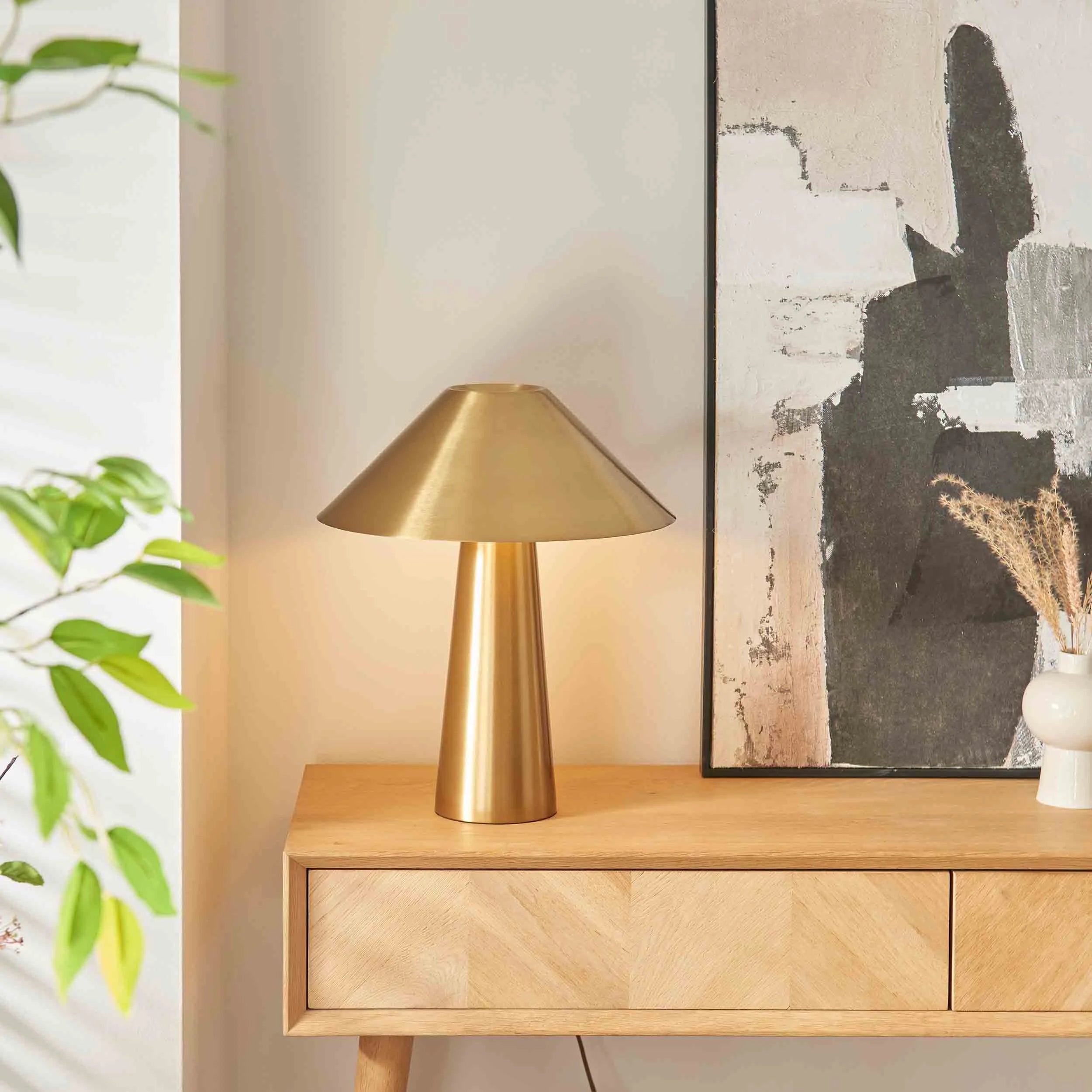 Isak Large Table Lamp – Brushed Aged Brass