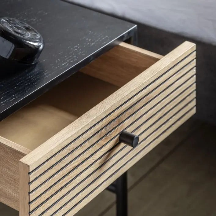 Harlow 40cm Oak Veneer Bedside Table with Drawer