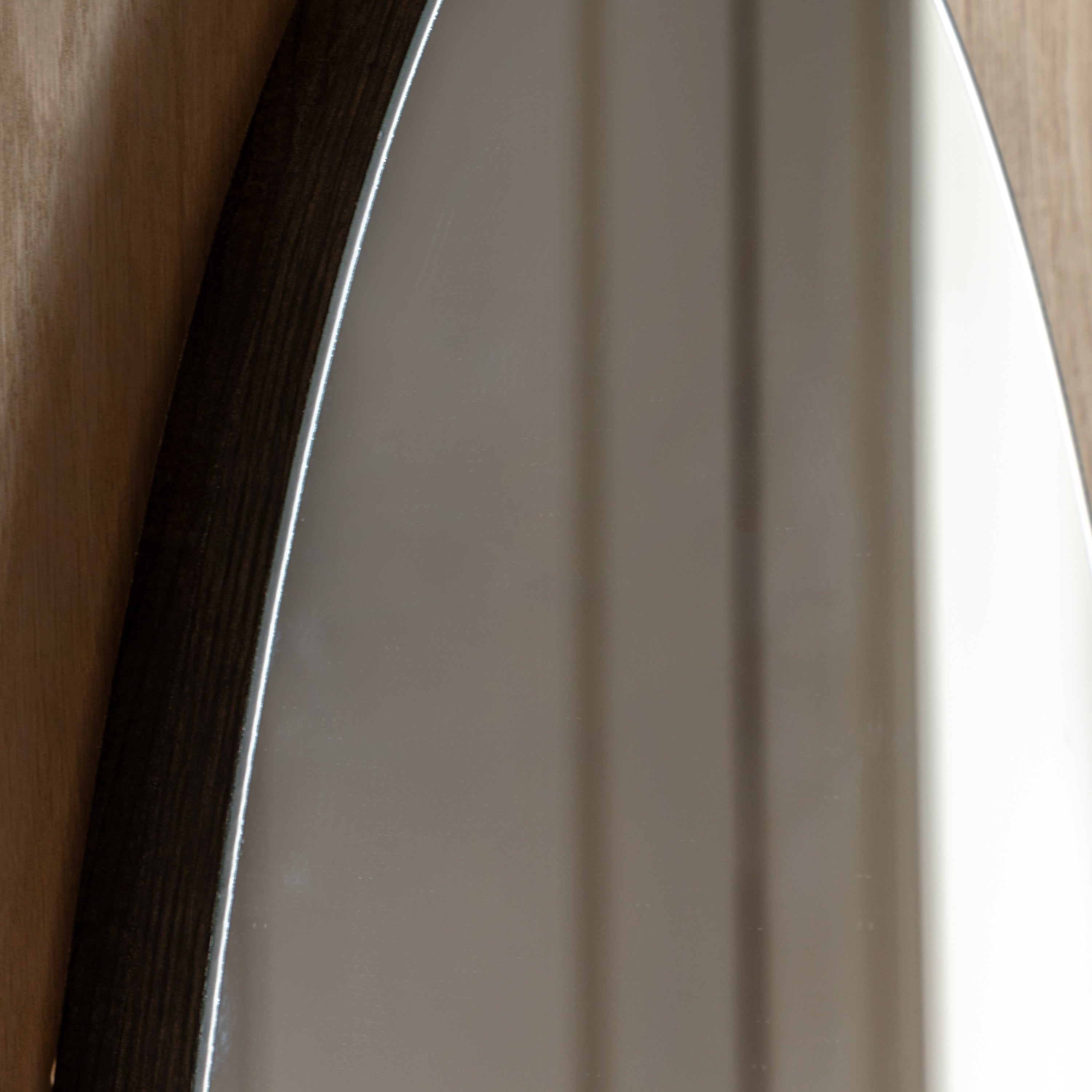 Tokyo Elipse Mirror Black - detail and lifestyle view 4